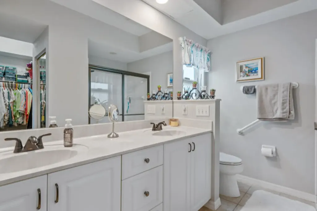 5803 Greenwood Circle Naples FL 34112