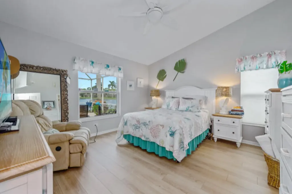 5803 Greenwood Circle Naples FL 34112