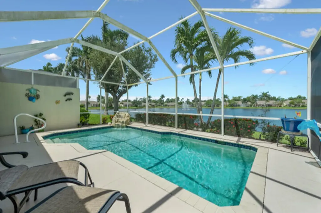 5803 Greenwood Circle Naples FL 34112