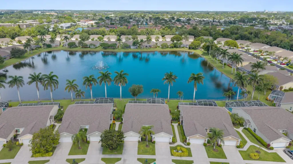 5803 Greenwood Circle Naples FL 34112