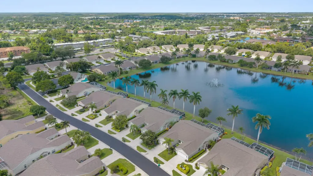 5803 Greenwood Circle Naples FL 34112