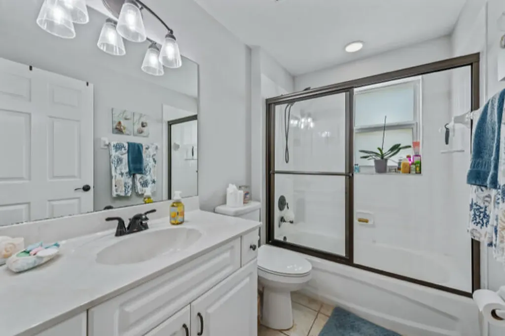 5803 Greenwood Circle Naples FL 34112