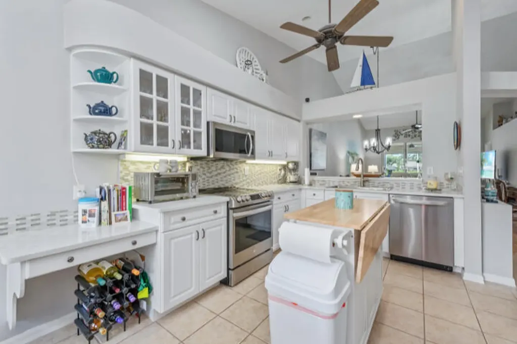 5803 Greenwood Circle Naples FL 34112