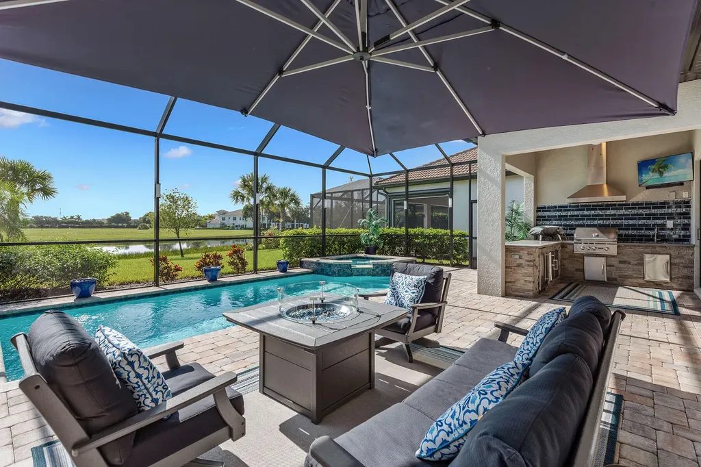 2740 Amaranda Court Naples FL 34114