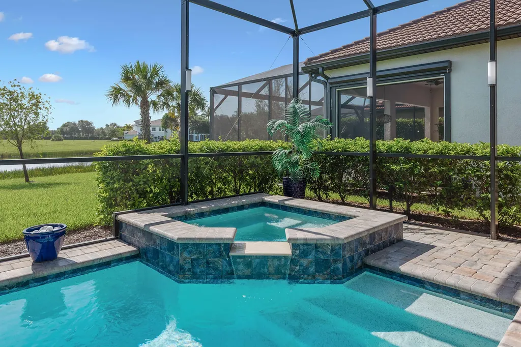 2740 Amaranda Court Naples FL 34114