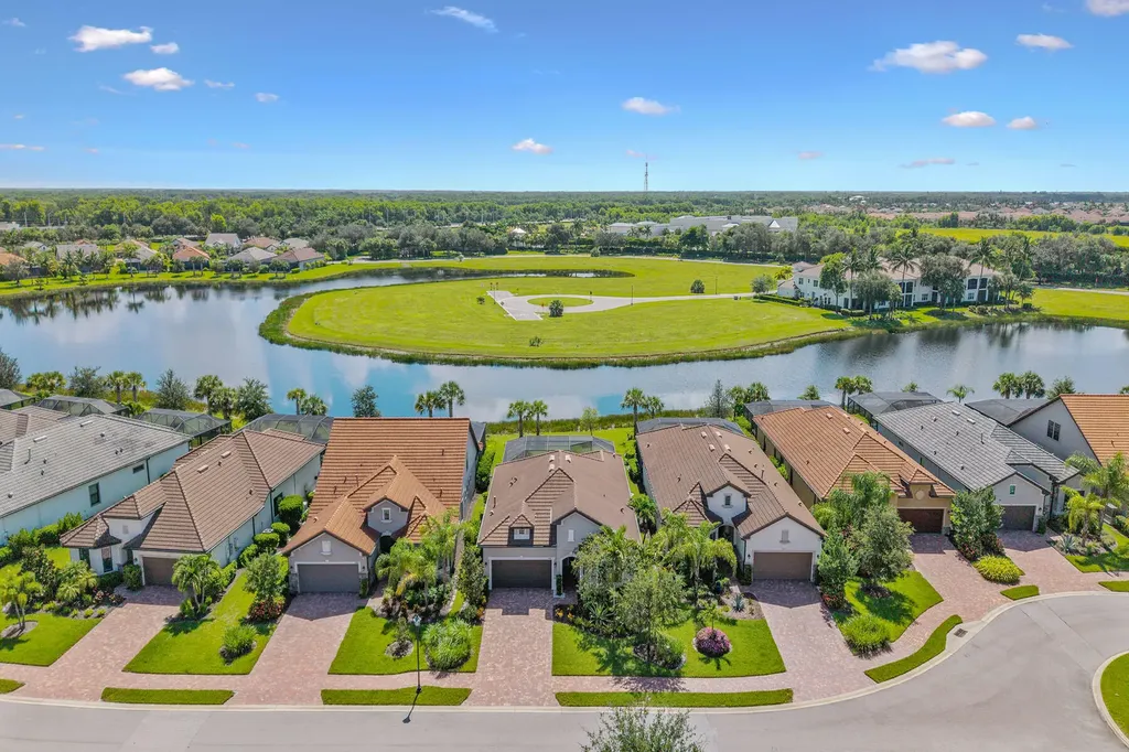 2740 Amaranda Court Naples FL 34114