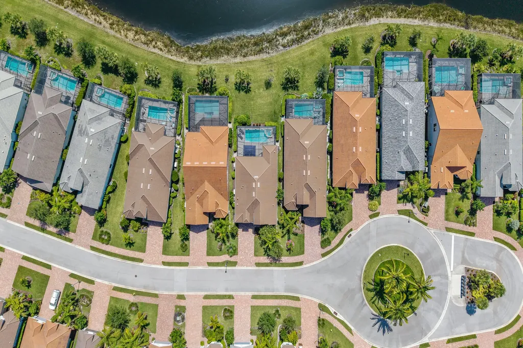 2740 Amaranda Court Naples FL 34114