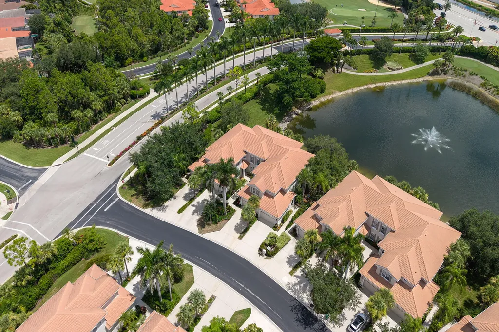4710 Shinnecock Hills Court Naples FL 34112