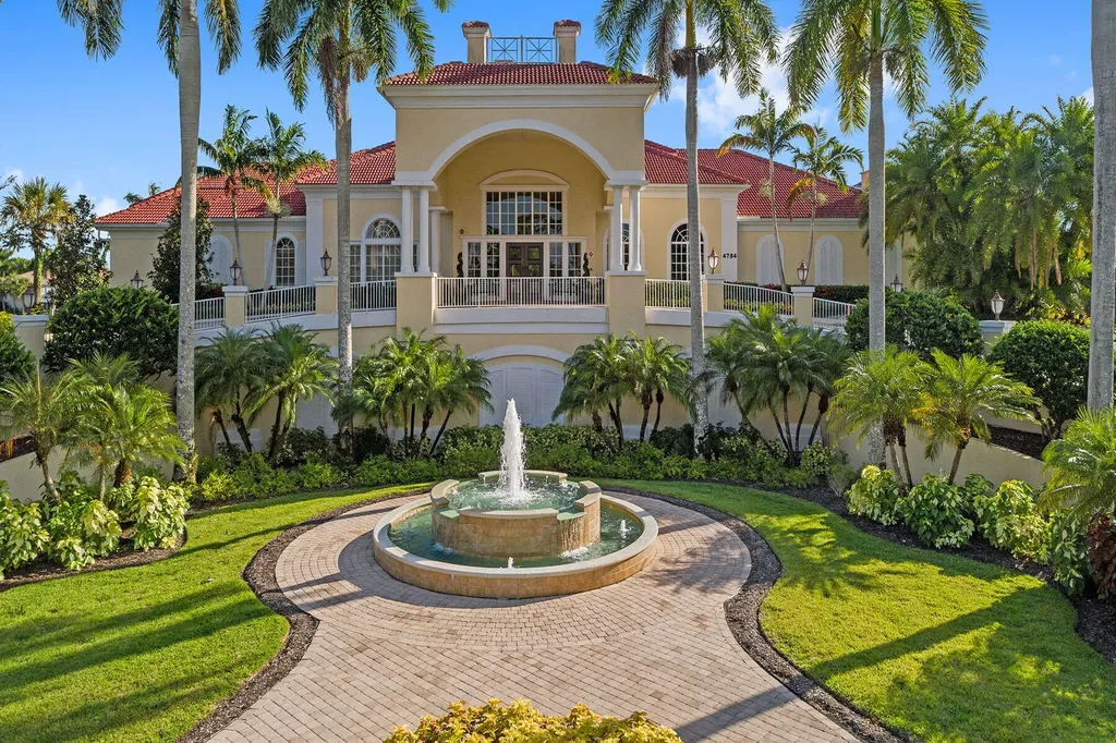 4710 Shinnecock Hills Court Naples FL 34112