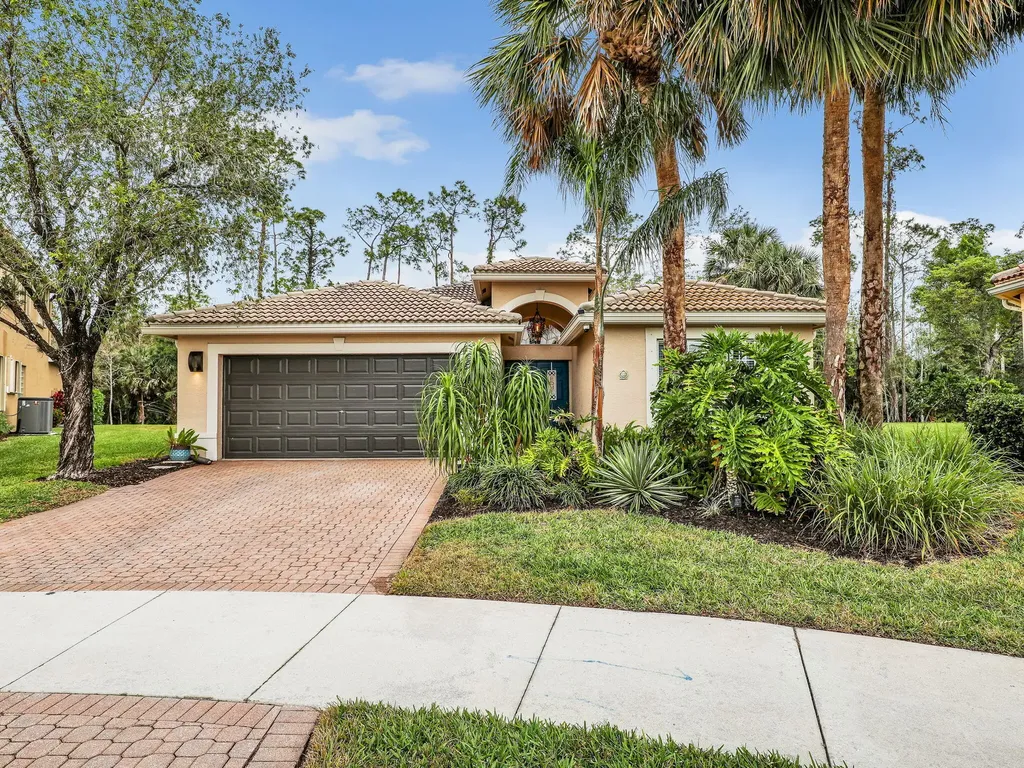 2446 Butterfly Palm Drive Naples FL 34119