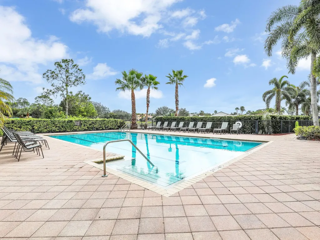 2446 Butterfly Palm Drive Naples FL 34119