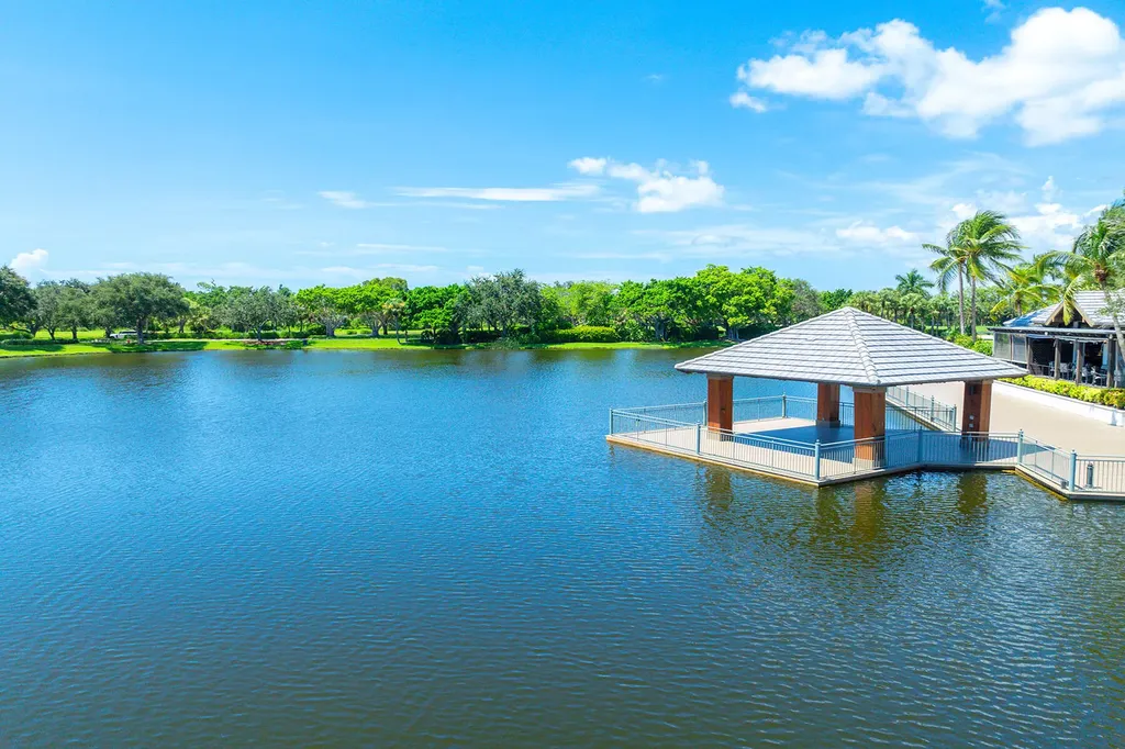 8460 Bent Creek Court Naples FL 34114