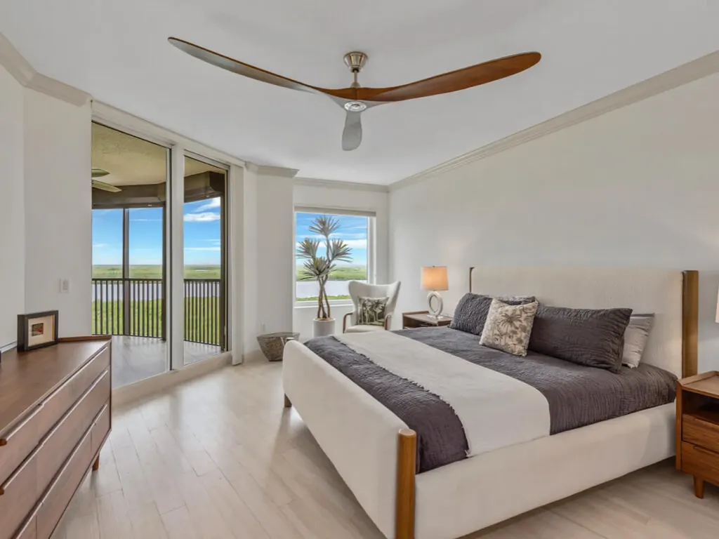 1050 Borghese Lane Naples FL 34114