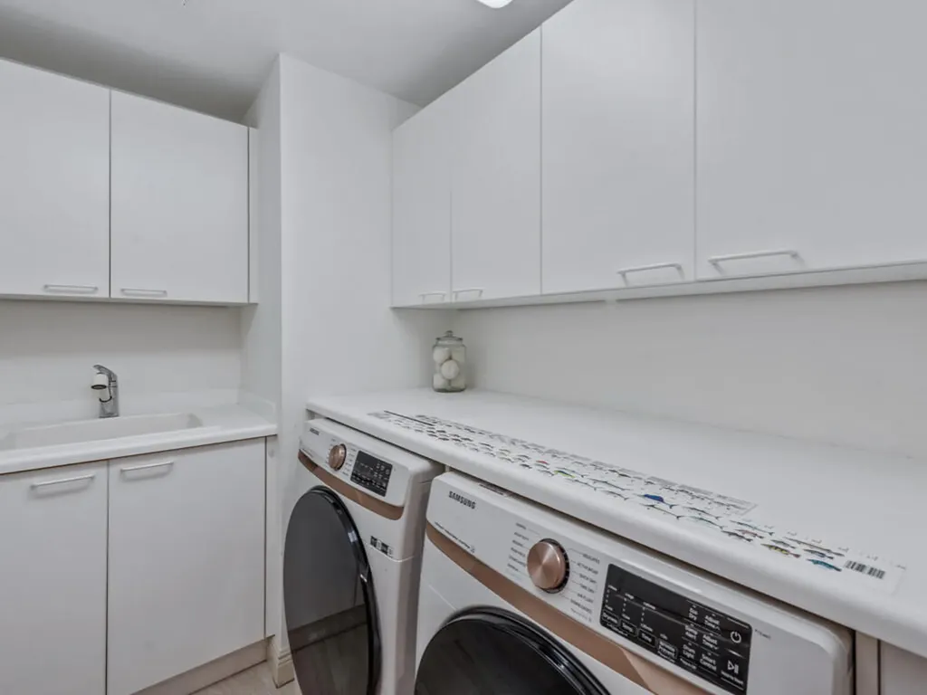 1050 Borghese Lane Naples FL 34114