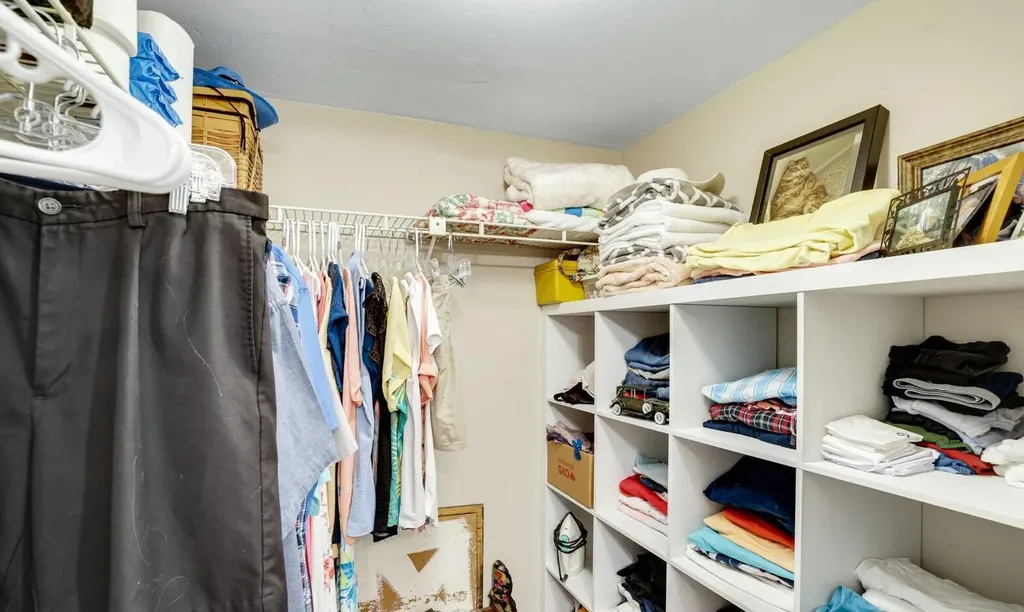 1335 Mainsail Naples FL 34114