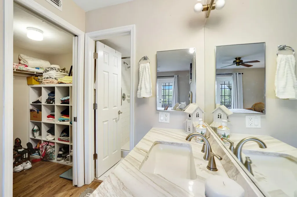 1335 Mainsail Naples FL 34114