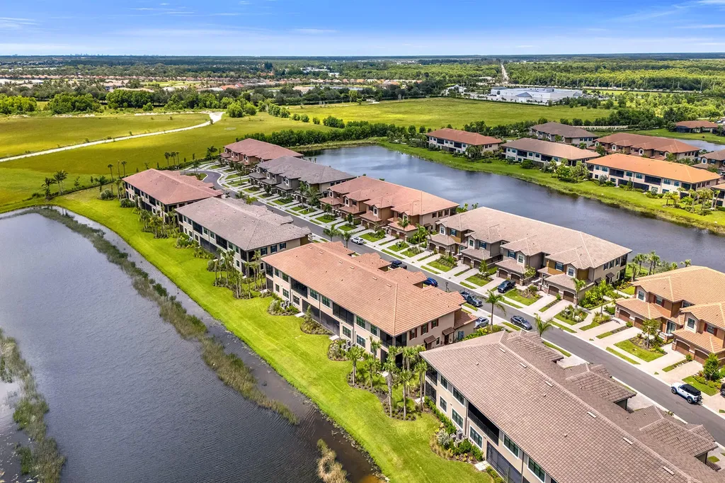 15328 Lucerna Street Naples FL 34114