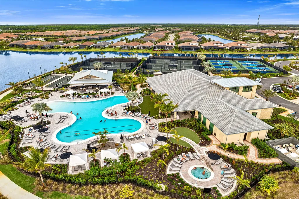 15328 Lucerna Street Naples FL 34114