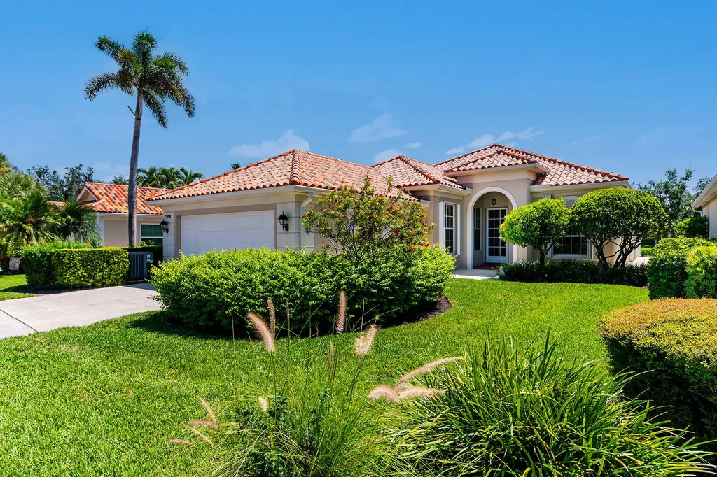 3850 Huelva Court Naples FL 34109