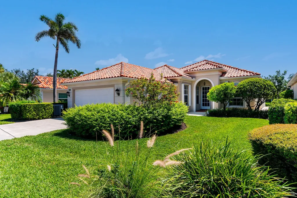 3850 Huelva Court Naples FL 34109