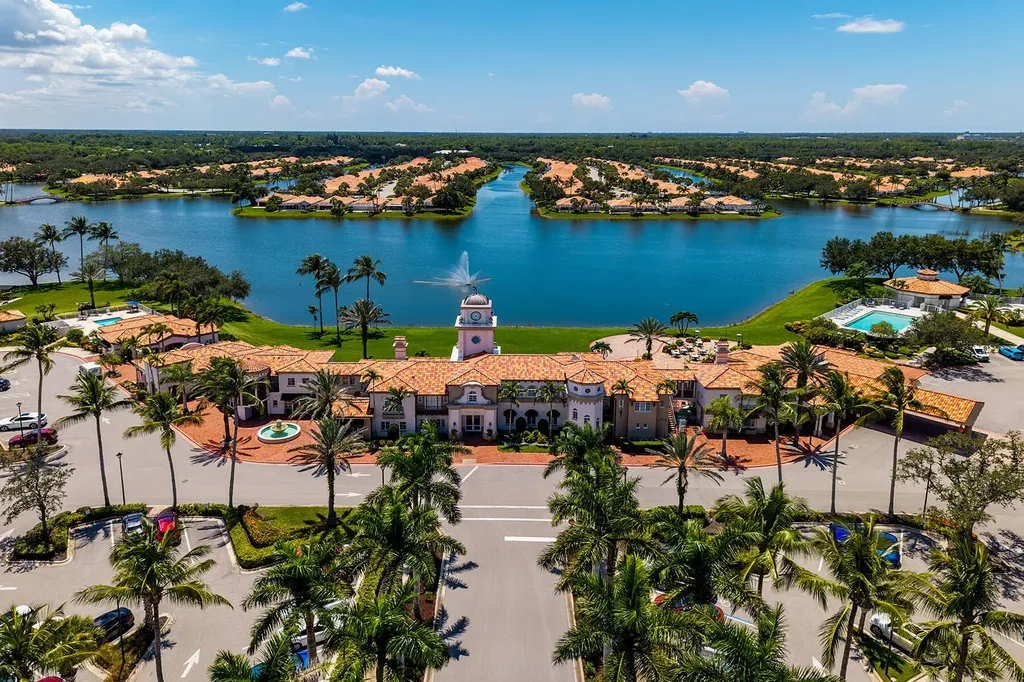 3850 Huelva Court Naples FL 34109