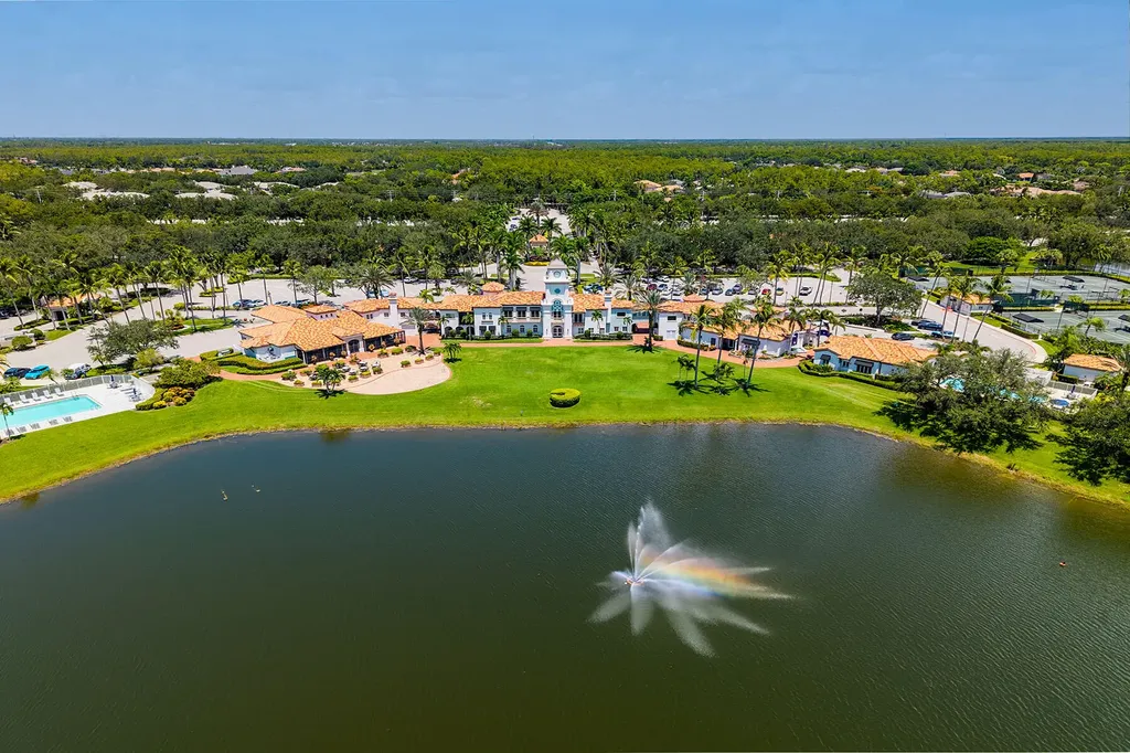 3850 Huelva Court Naples FL 34109