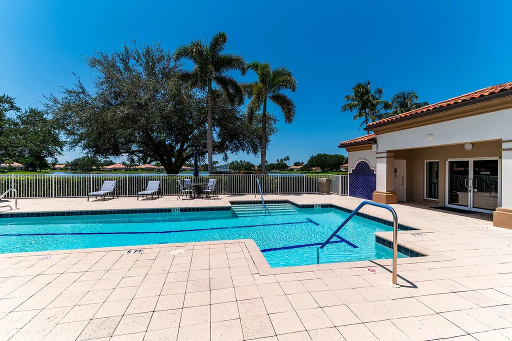 3850 Huelva Court Naples FL 34109
