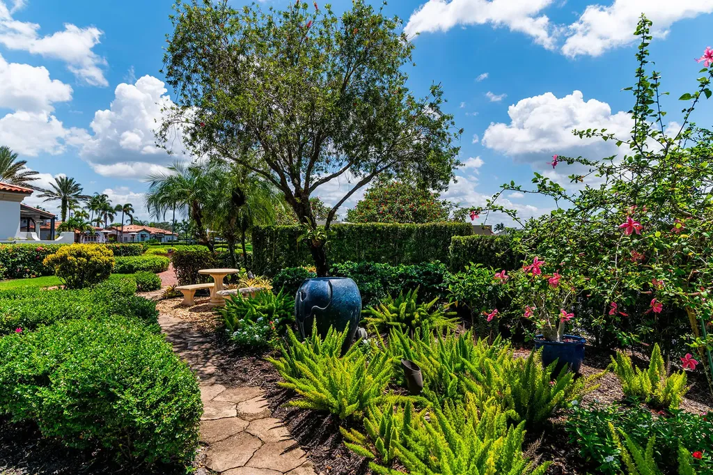 3850 Huelva Court Naples FL 34109