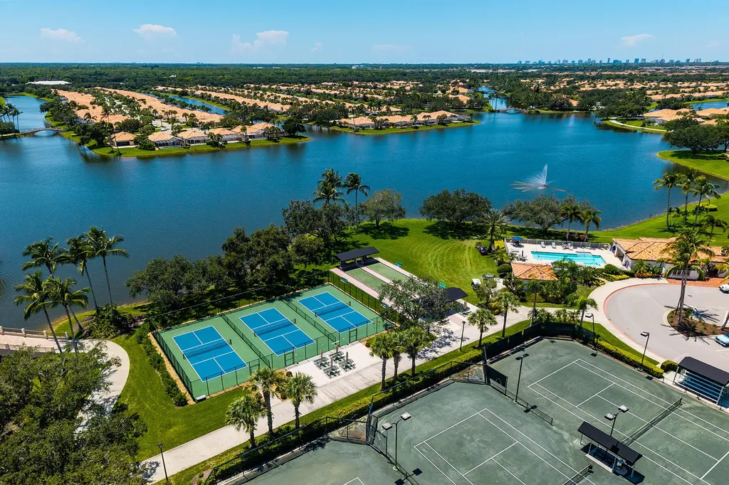 3850 Huelva Court Naples FL 34109