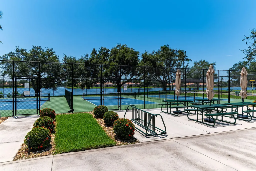 3850 Huelva Court Naples FL 34109