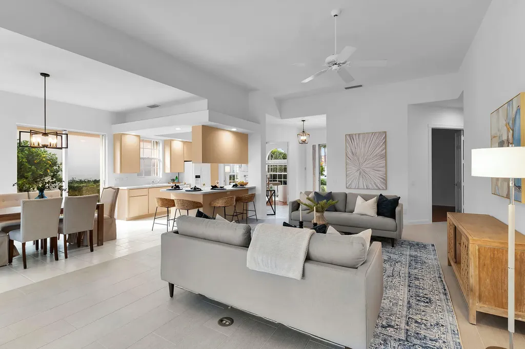 3850 Huelva Court Naples FL 34109