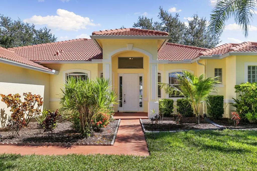 860 Grand Rapids Boulevard Naples FL 34120