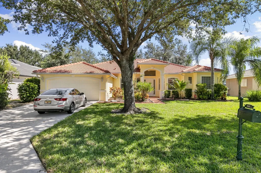 860 Grand Rapids Boulevard Naples FL 34120