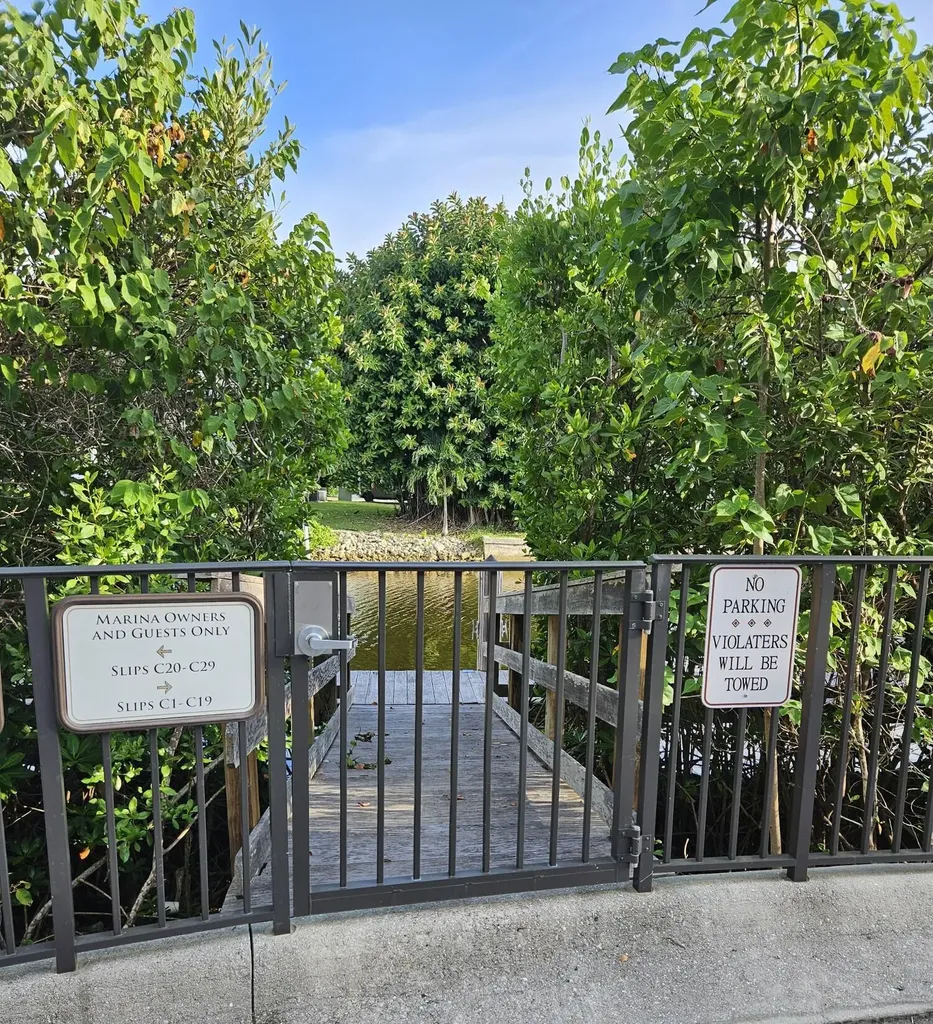 1500 5th Avenue Avenue S Naples FL 34102