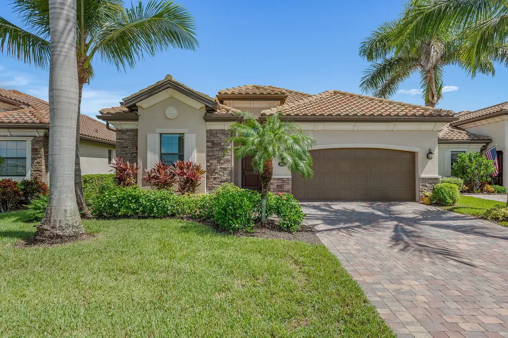 2846 Aviamar Circle Naples FL 34114