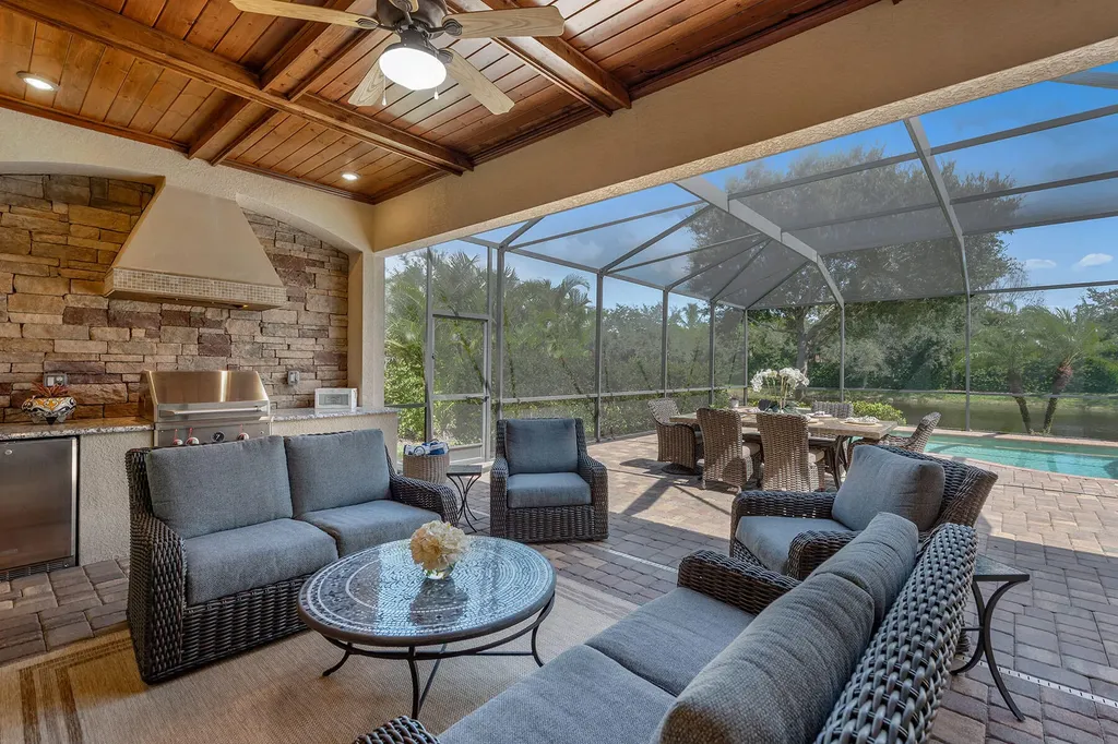 2846 Aviamar Circle Naples FL 34114