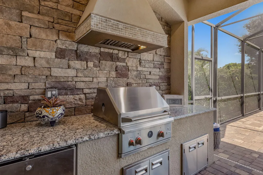 2846 Aviamar Circle Naples FL 34114