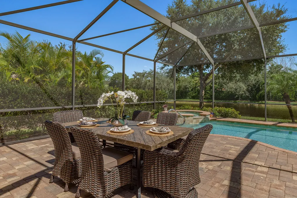 2846 Aviamar Circle Naples FL 34114