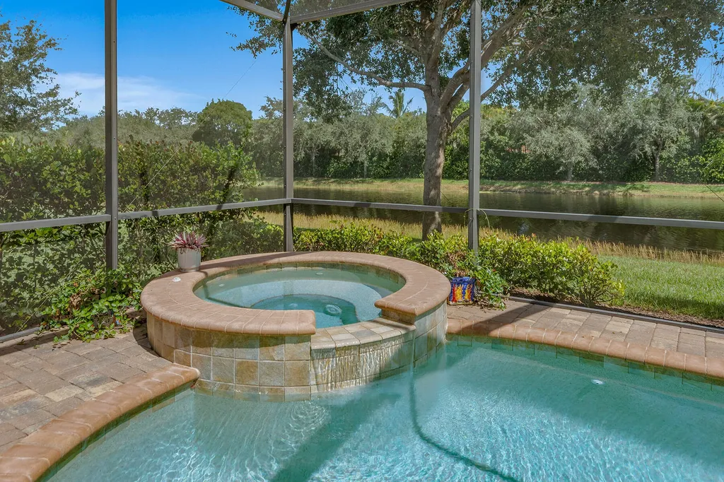 2846 Aviamar Circle Naples FL 34114