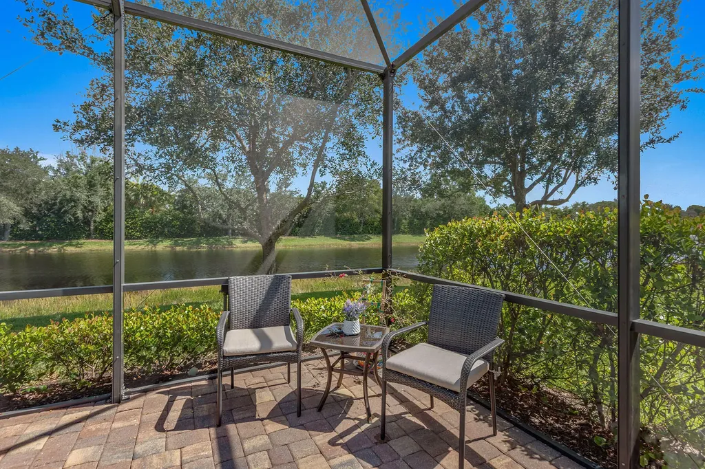 2846 Aviamar Circle Naples FL 34114