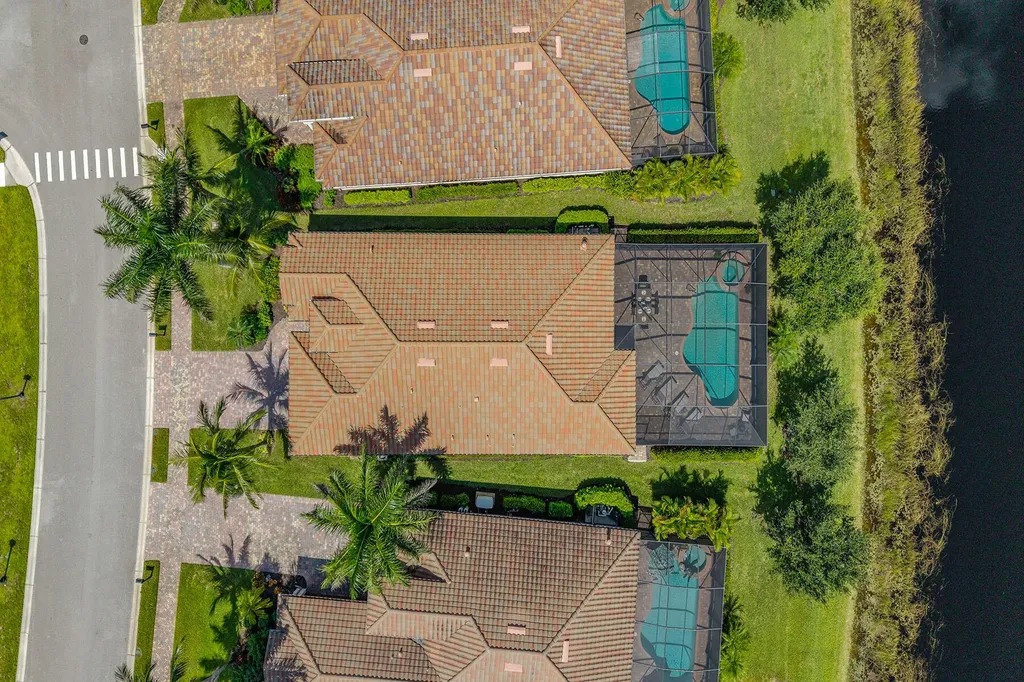 2846 Aviamar Circle Naples FL 34114