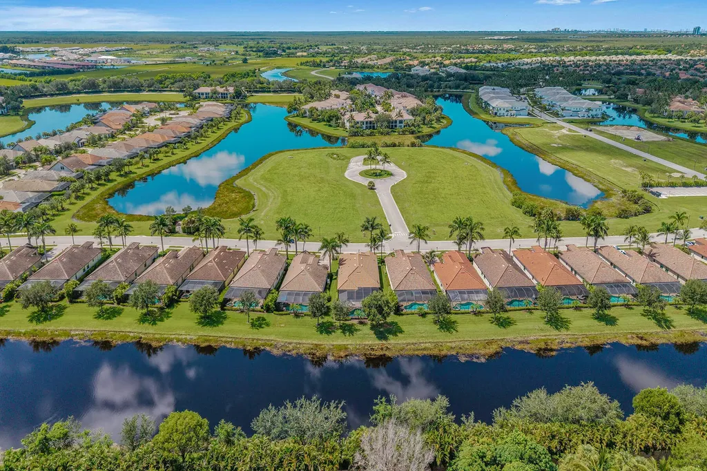 2846 Aviamar Circle Naples FL 34114