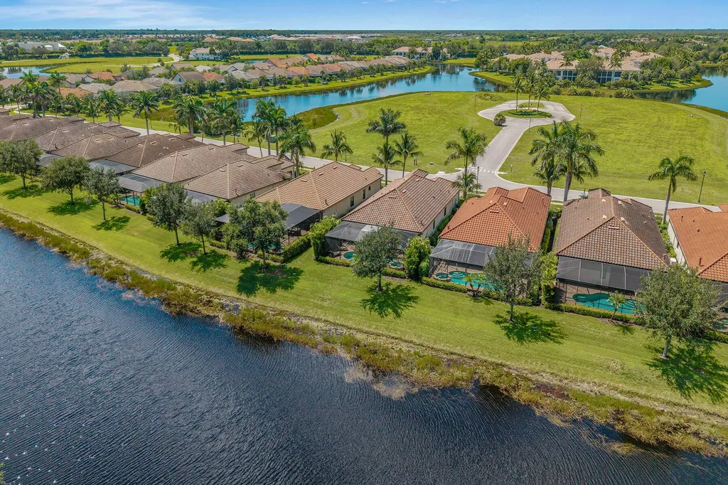 2846 Aviamar Circle Naples FL 34114