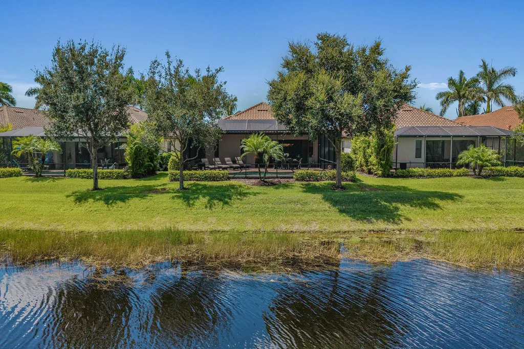 2846 Aviamar Circle Naples FL 34114