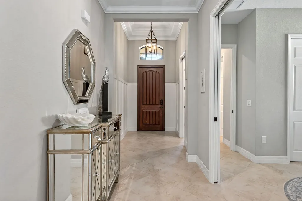 2846 Aviamar Circle Naples FL 34114