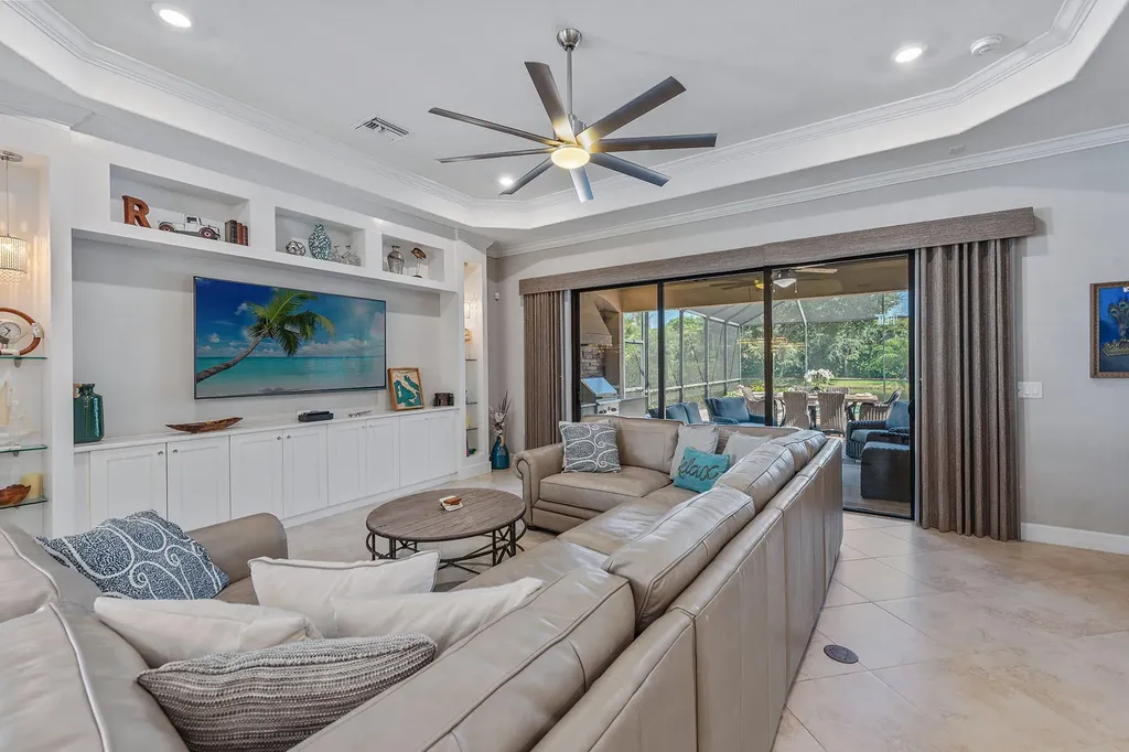 2846 Aviamar Circle Naples FL 34114