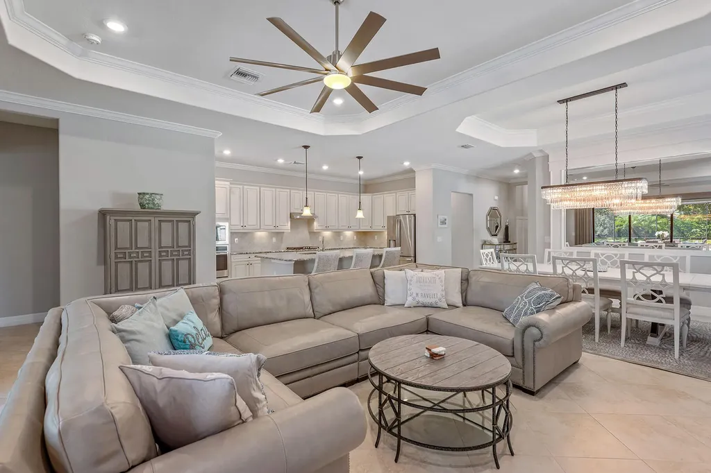 2846 Aviamar Circle Naples FL 34114