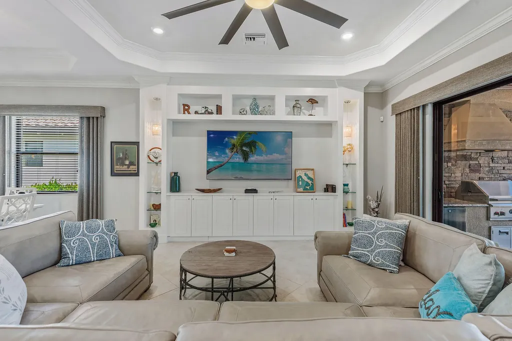 2846 Aviamar Circle Naples FL 34114