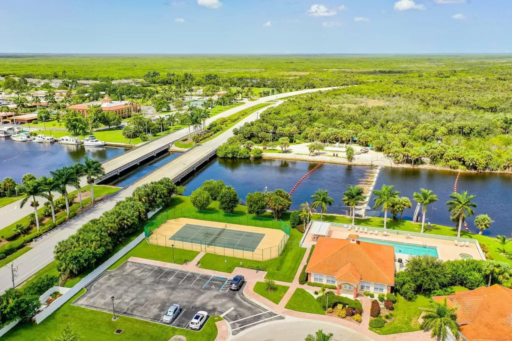 25054 Peacock Naples FL 34114