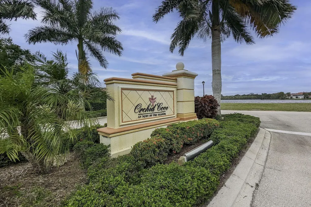 25054 Peacock Naples FL 34114